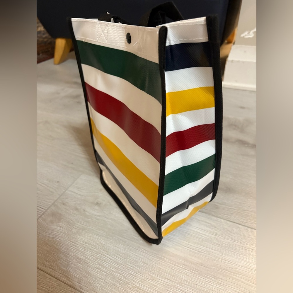 BRAND NEW HBC Stripes Hudson’s Bay Company Lunch Bag Cooler - Picture 6 of 6